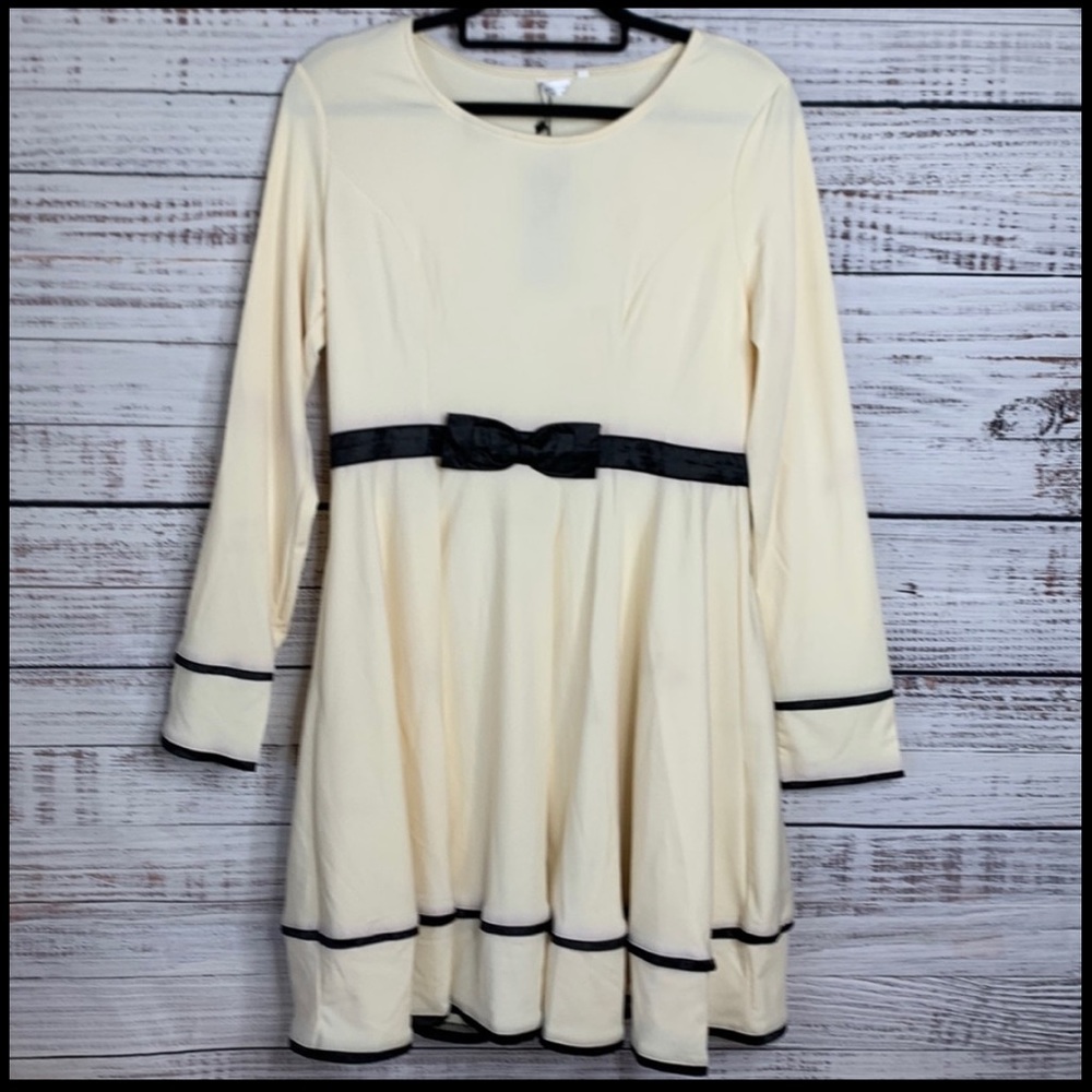 NWT ANGVNS Long Sleeve Flowy Dress